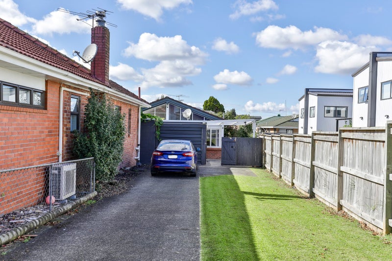 2/43 Central Avenue, Papatoetoe, Auckland - Carousel 20