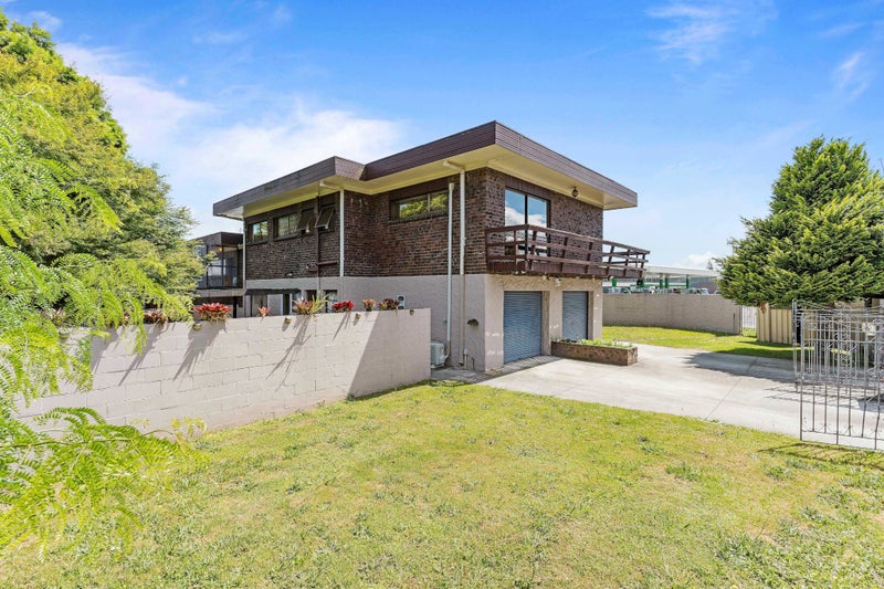1 Challen Close, Conifer Grove, Takanini - Carousel 2