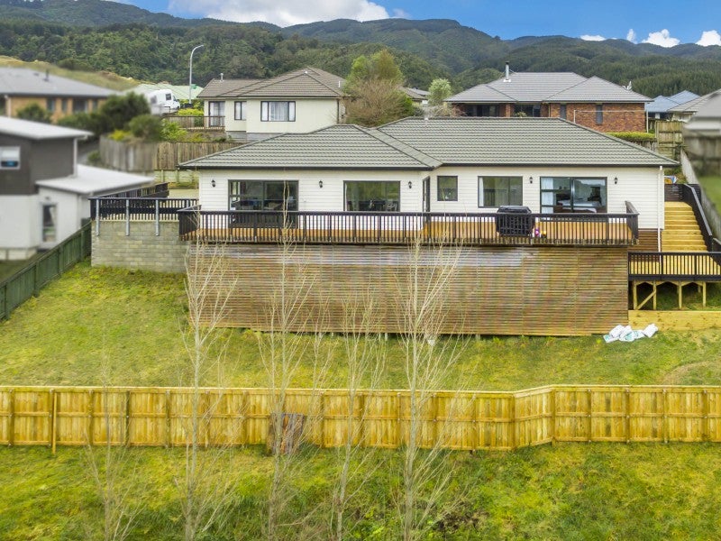 90 Kirton Drive, Riverstone Terraces, Upper Hutt - Carousel 1