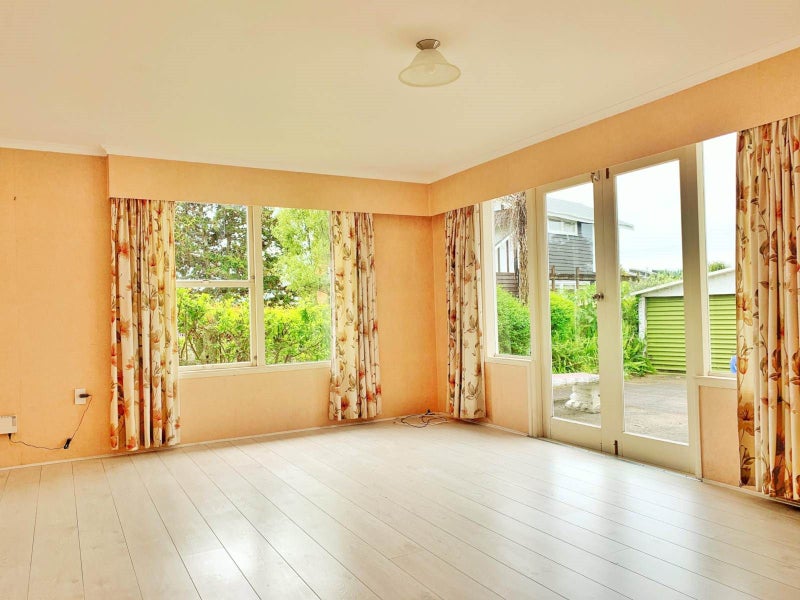 471 Glenfield Road, Glenfield, Auckland - Carousel 1