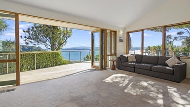 19B Kowhai Street, Eastbourne, Lower Hutt - Carousel 1