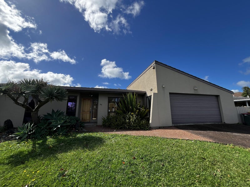 29 Golfland Drive, Golflands, Auckland - Carousel 1