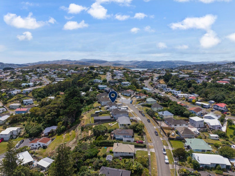 27 Spur Grove, Titahi Bay, Porirua - Carousel 6