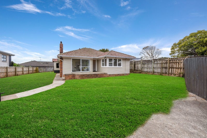 207A Buckland Road, Mangere East, Auckland - Carousel 1