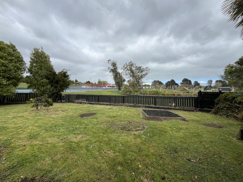 1 Kingsway Crescent, Forest Lake, Hamilton - Carousel 27