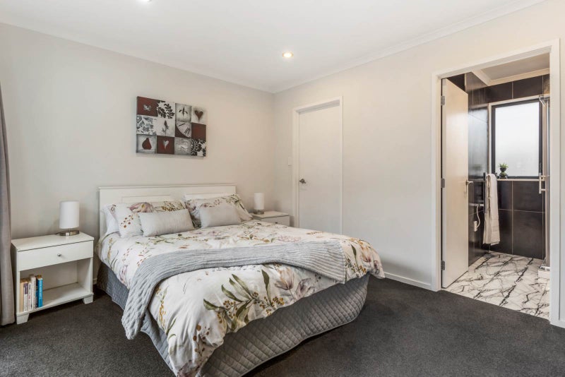44 Tarapiroe Avenue, Takanini, Auckland - Carousel 1