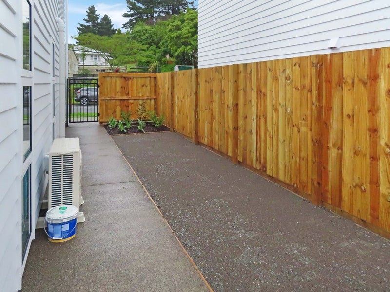 2B Delaney Drive, Stokes Valley, Lower Hutt - Carousel 14