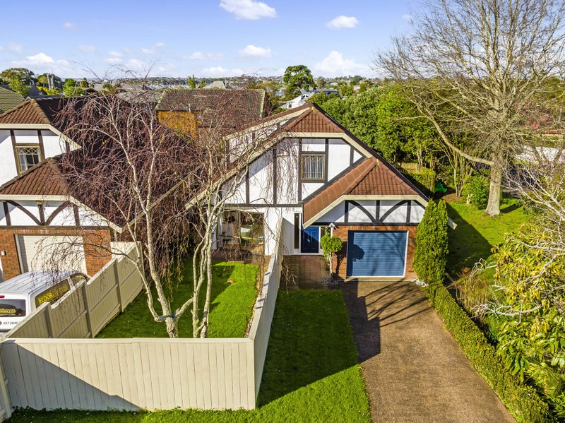 2 Dayspring Way, Pakuranga, Auckland - Carousel 1
