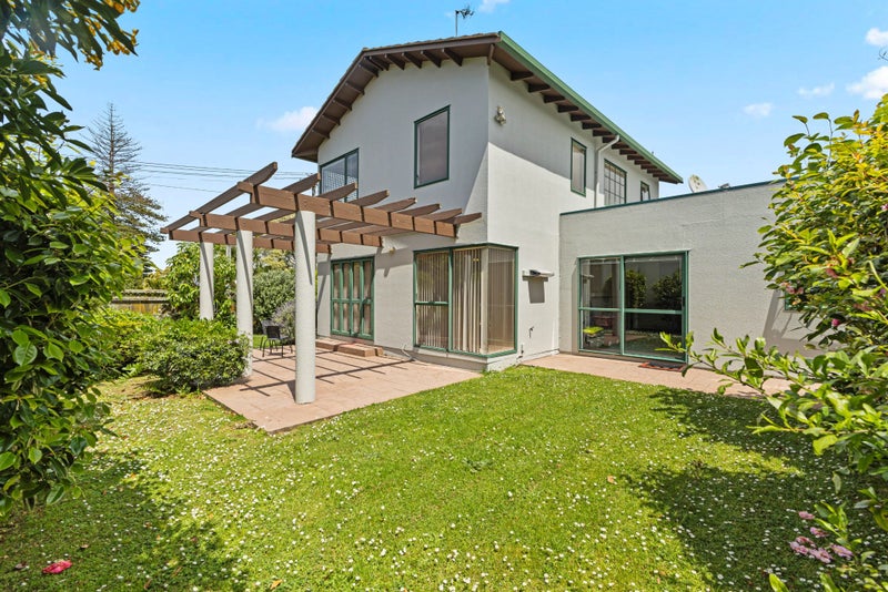 1/17 Riverview Road, Panmure, Auckland - Carousel 1