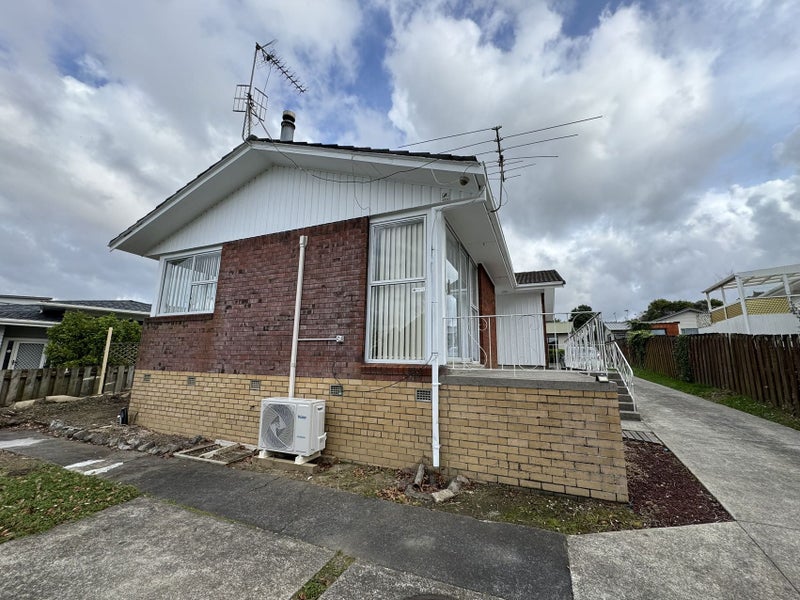 1/56 Cockayne Crescent, Sunnynook, Auckland - Carousel 2