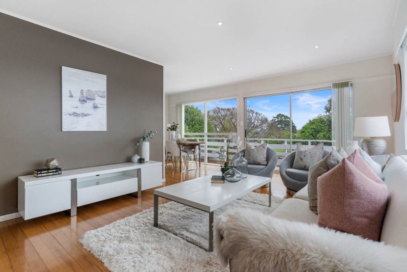 8 Tupaki Place, Pakuranga Heights, Auckland - Carousel 2