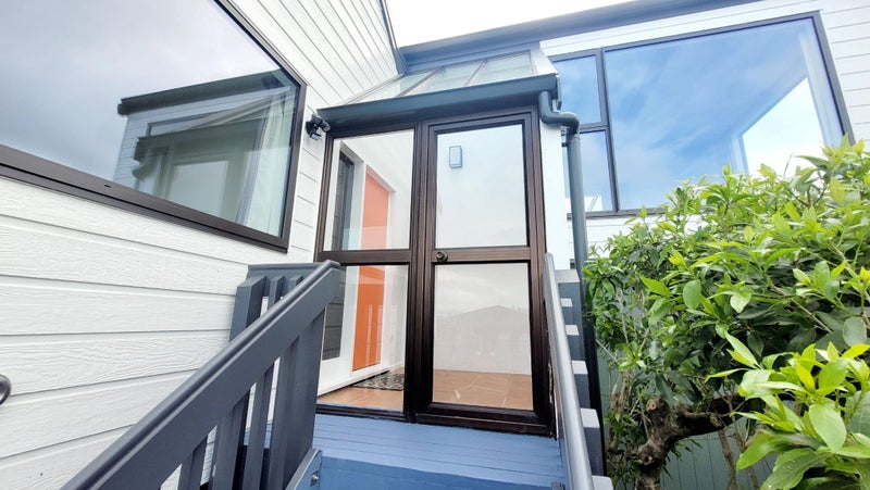 9 Bodmin Terrace, Camborne, Porirua - Carousel 2