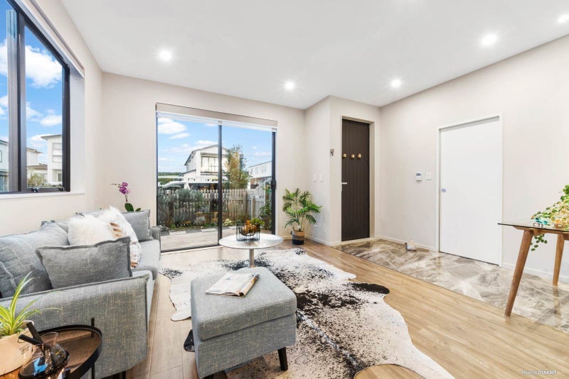 26 Myland Drive, Hobsonville, Auckland - Carousel 2