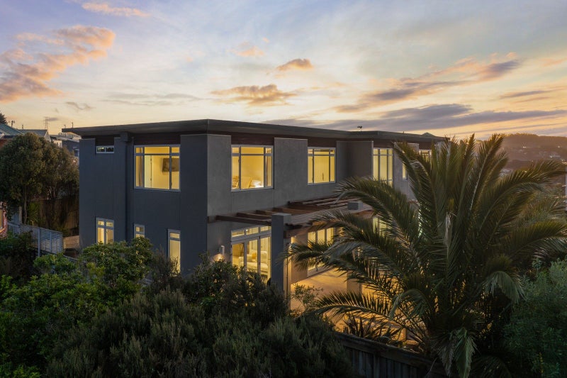 35 Endeavour Drive, Whitby, Porirua - Carousel 1