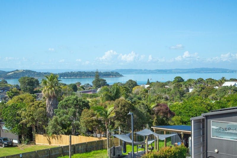 10/118 Ocean View Road, Waiheke Island, Auckland - Carousel 1