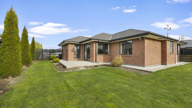 9 Little Oaks Drive, Yaldhurst, Christchurch - Carousel 1