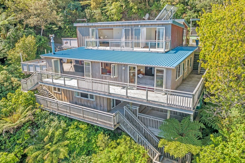 14 Richmond Road, Mahina Bay, Lower Hutt - Carousel 2