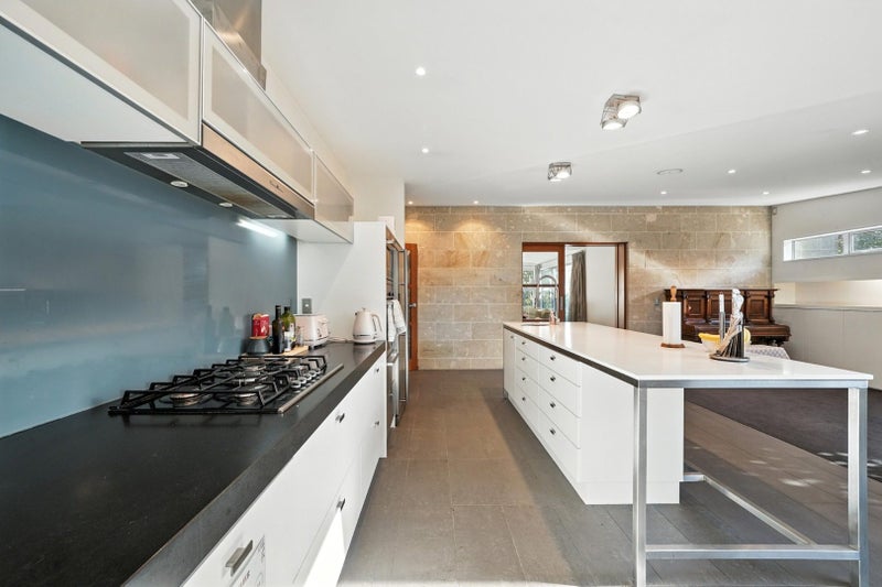 3 John Campbell Crescent, Hillmorton, Christchurch - Carousel 2