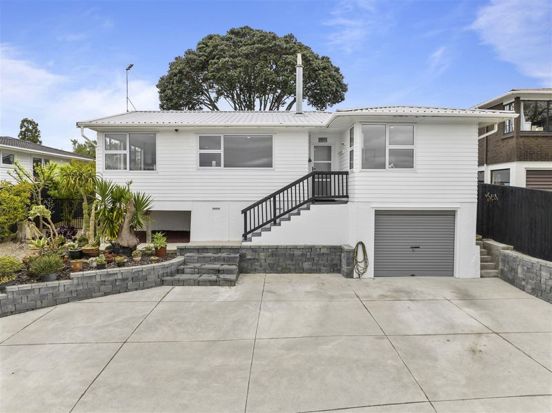 5 Wylie Avenue, Sunnynook, Auckland - Carousel 2