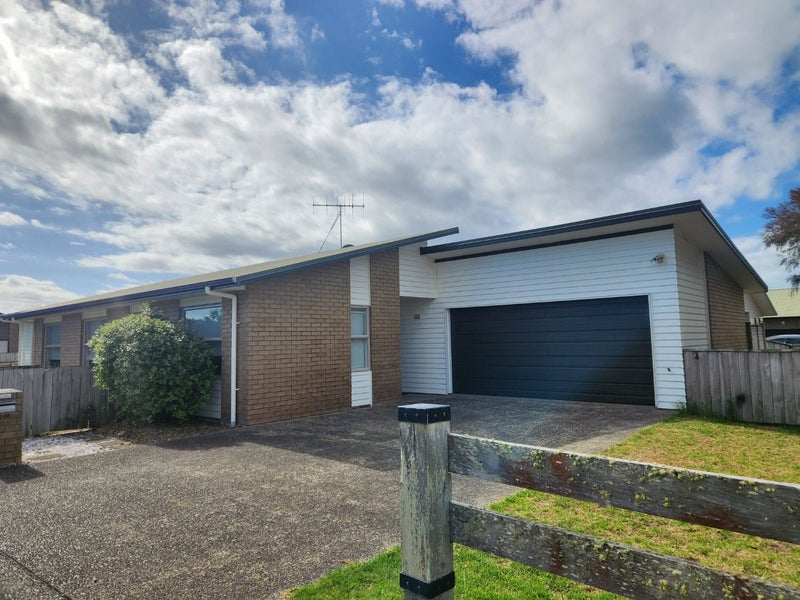 360 One Tree Point Road, One Tree Point, Whangārei - Carousel 1