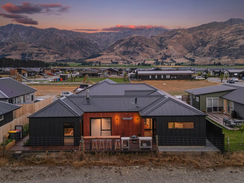 175 Burdon Loop, LAKE HAWEA - Carousel 1