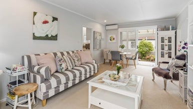 2/62 Browns Bay Road, Rothesay Bay, Auckland - Carousel 1