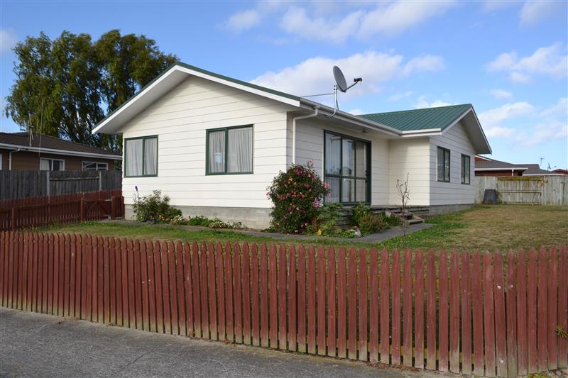 83 Hillcrest Drive, Kelvin Grove, Palmerston North - Carousel 1