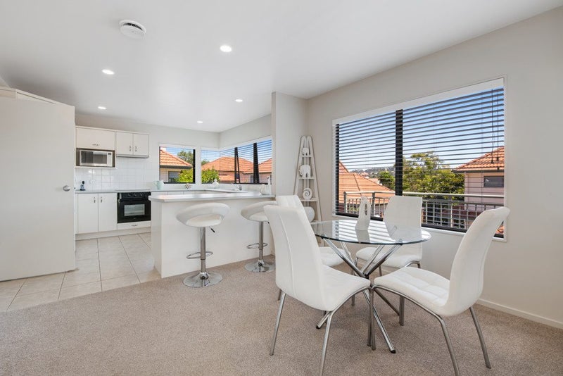 32 Parkwood Crescent, Gulf Harbour, Whangaparaoa - Carousel 2