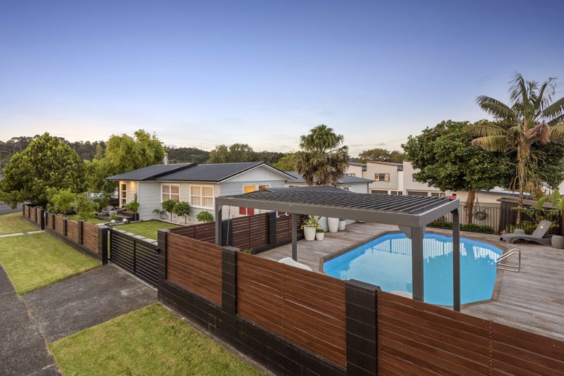 9 Ranch Avenue, Beach Haven, Auckland - Carousel 1