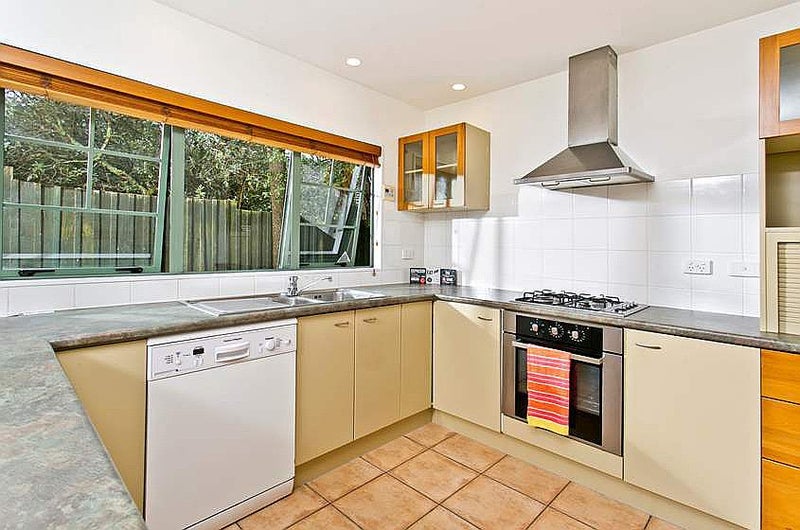 13I EBAN AVE, Hillcrest, Auckland - Carousel 2