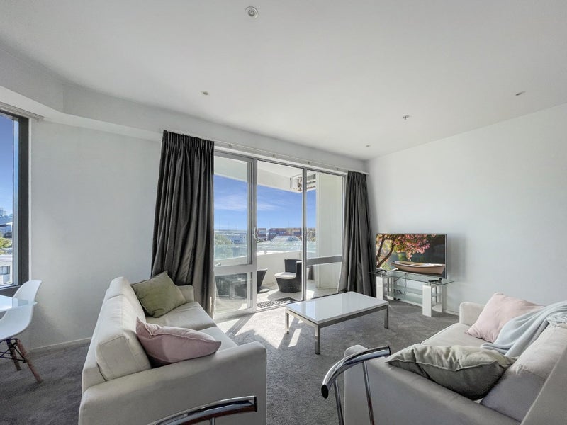 402/86 The Strand, Auckland Central - Carousel 2