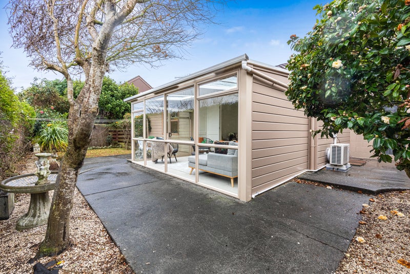 24 Pohutukawa Place, Ellerslie, Auckland - Carousel 1