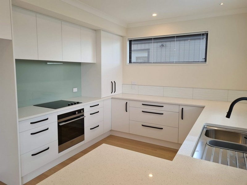 8 Koral Lane, Broomfield, Christchurch - Carousel 2