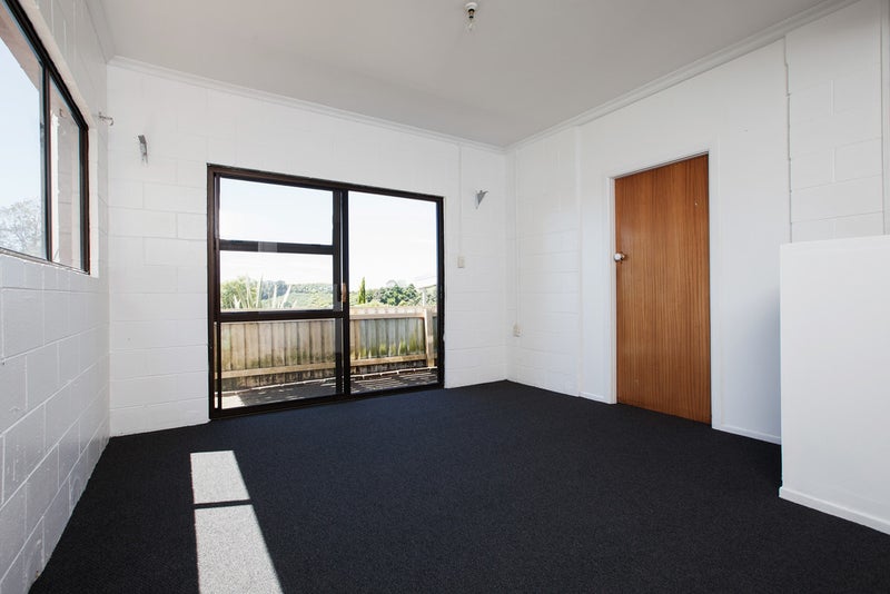 10 Lindaver Grove, Merrilands, New Plymouth - Carousel 26