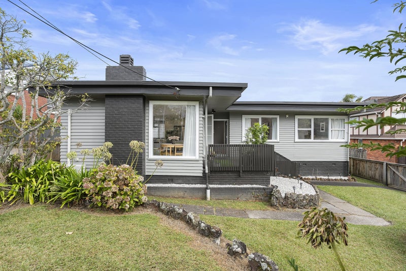 1/260 East Coast Road, Forrest Hill, Auckland - Carousel 1