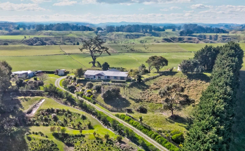 6 Kingston Way, Otamatea, Whanganui - Carousel 1