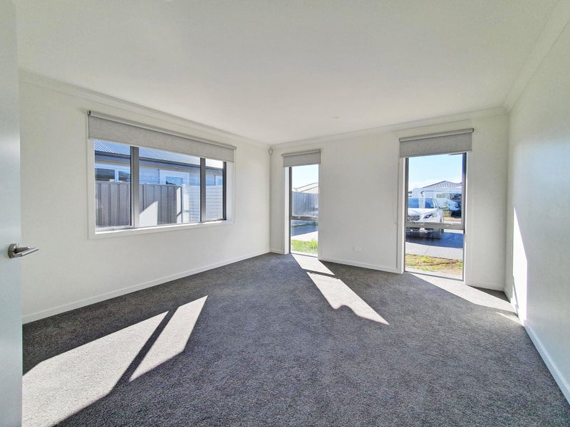 8 Gee Place, Taradale, Napier - Carousel 2