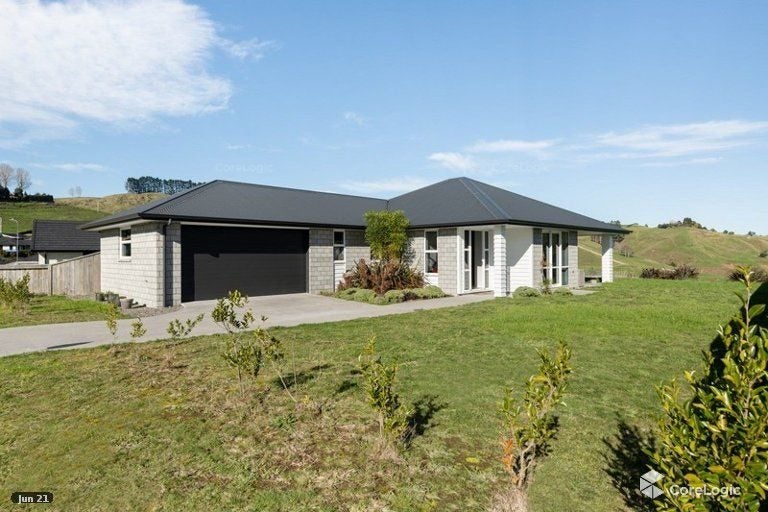 17 Moira Close, Welcome Bay, Tauranga - Carousel 1