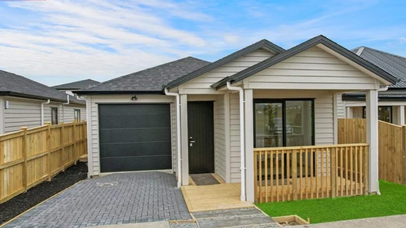 32 Hari Road, Karaka, Papakura - Carousel 1