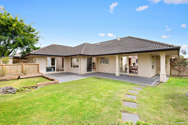 18 Ridgefield Lane, East Tamaki Heights, Auckland - Carousel 2