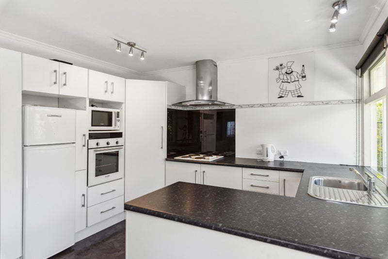 35 Gray Avenue, Paraparaumu Beach, Paraparaumu - Carousel 2
