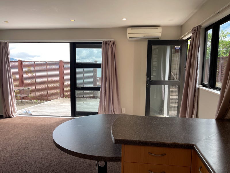 20 Countess Close, Maupuia, Wellington - Carousel 32