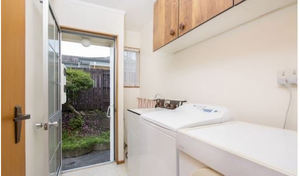 2/3 Benygloe Place, Highland Park, Auckland - Carousel 14