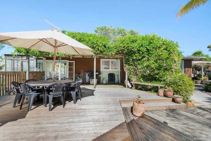 10 Rosalind Road, Glenfield, Auckland - Carousel 1
