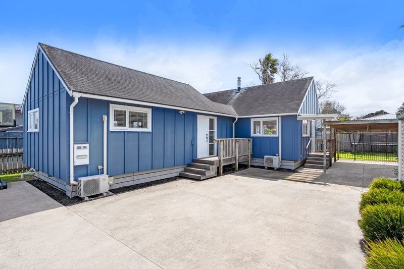 1A Stokes Avenue, Te Atatu Peninsula, Auckland - Carousel 1