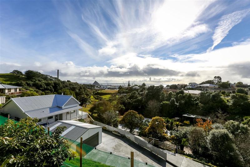 1/74 South Road, Blagdon, New Plymouth - Carousel 14