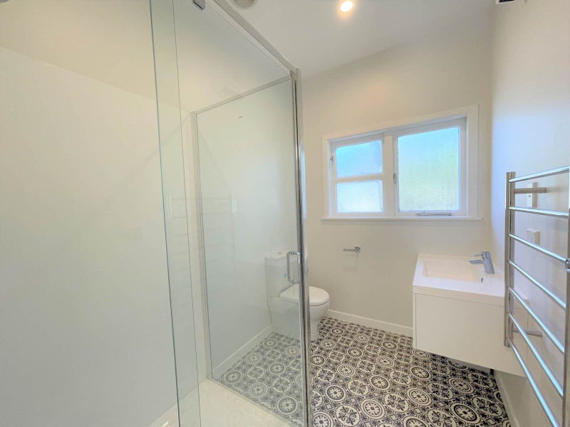 33 Raurenga Avenue, Royal Oak, Auckland - Carousel 8