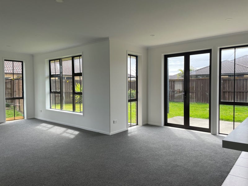 5 Stenning Place, Papamoa Beach, Papamoa - Carousel 2
