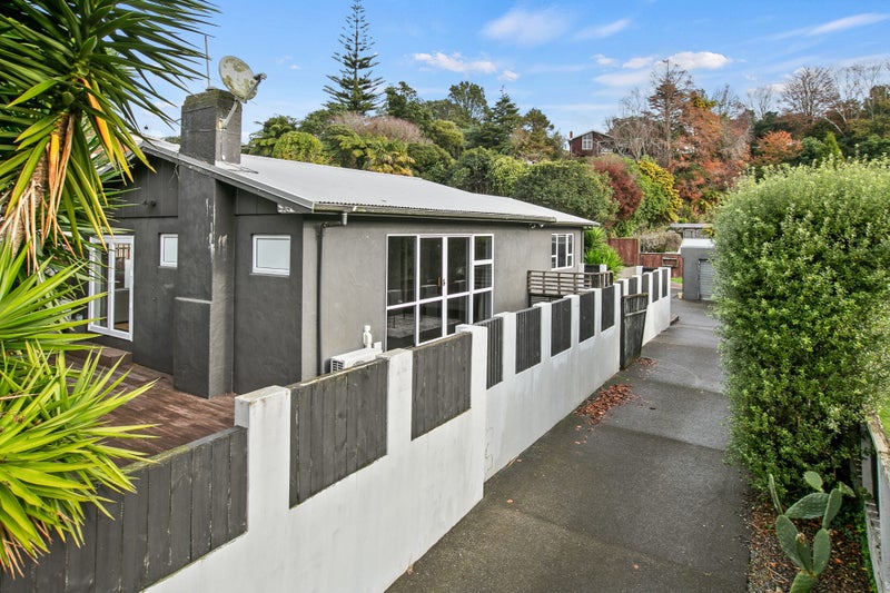 9 Thames Street, Welbourn, New Plymouth - Carousel 19