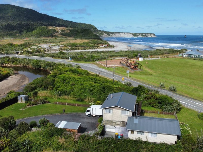 3 Coates Terrace, Rapahoe, Greymouth - Carousel 1